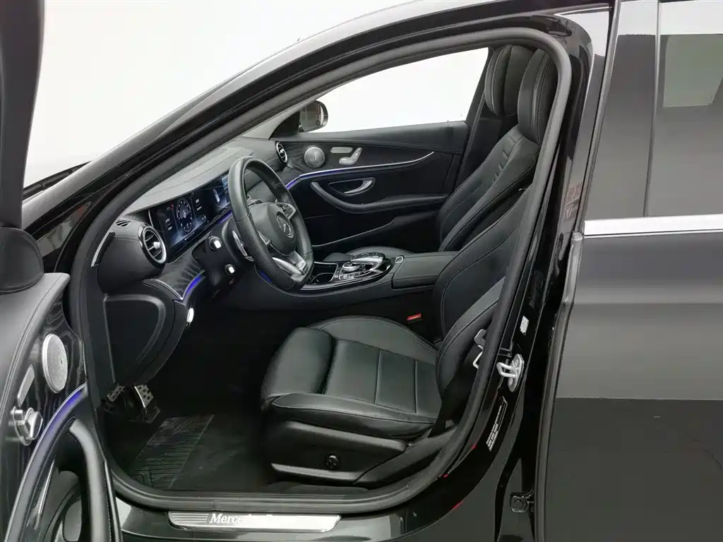Mercedes-Benz E-Class 2017 — фото 10