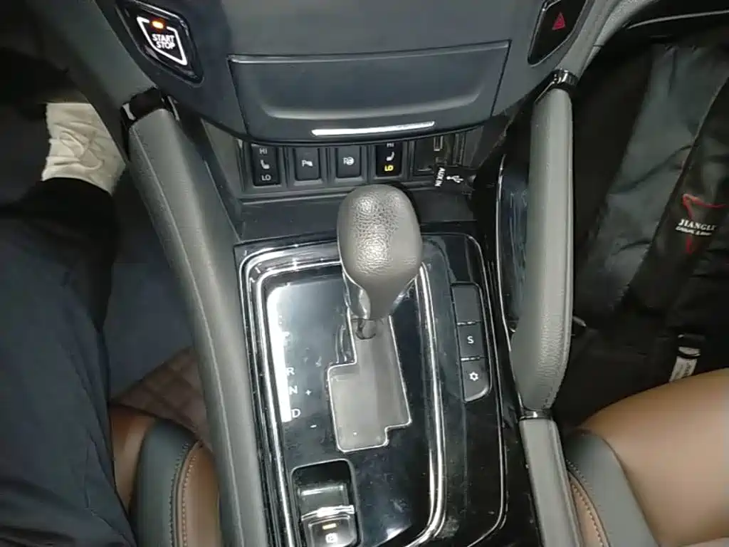 Dongfeng Fengshen AX7 2018 — фото 14