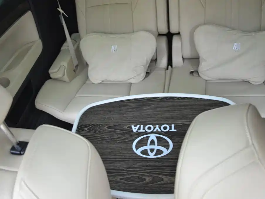 Toyota Vellfire 2023 — фото 14