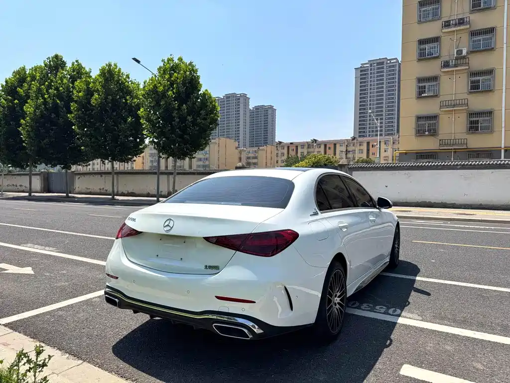 Mercedes-Benz C-Class 2024