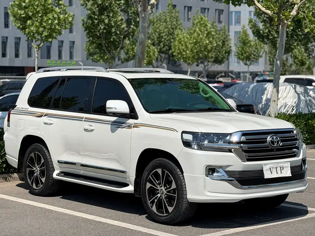 Toyota Land Cruiser 2020 — фото 3