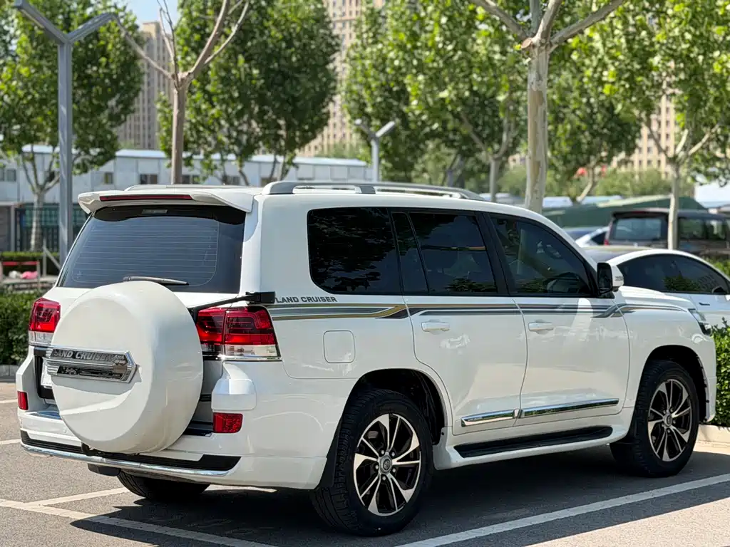 Toyota Land Cruiser 2020 — фото 6