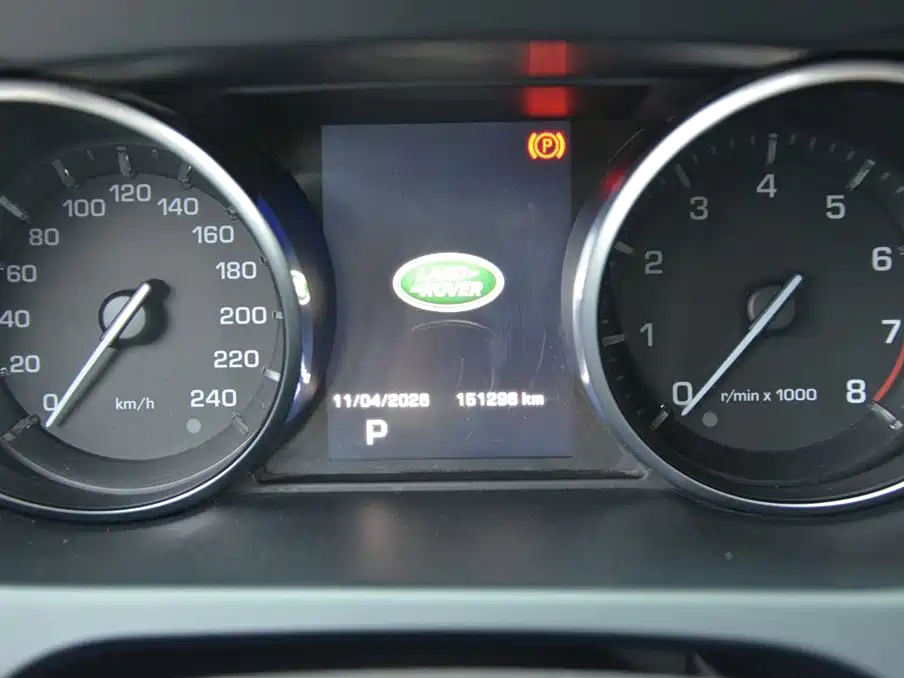 Land Rover Discovery Sport 2016 — фото 12