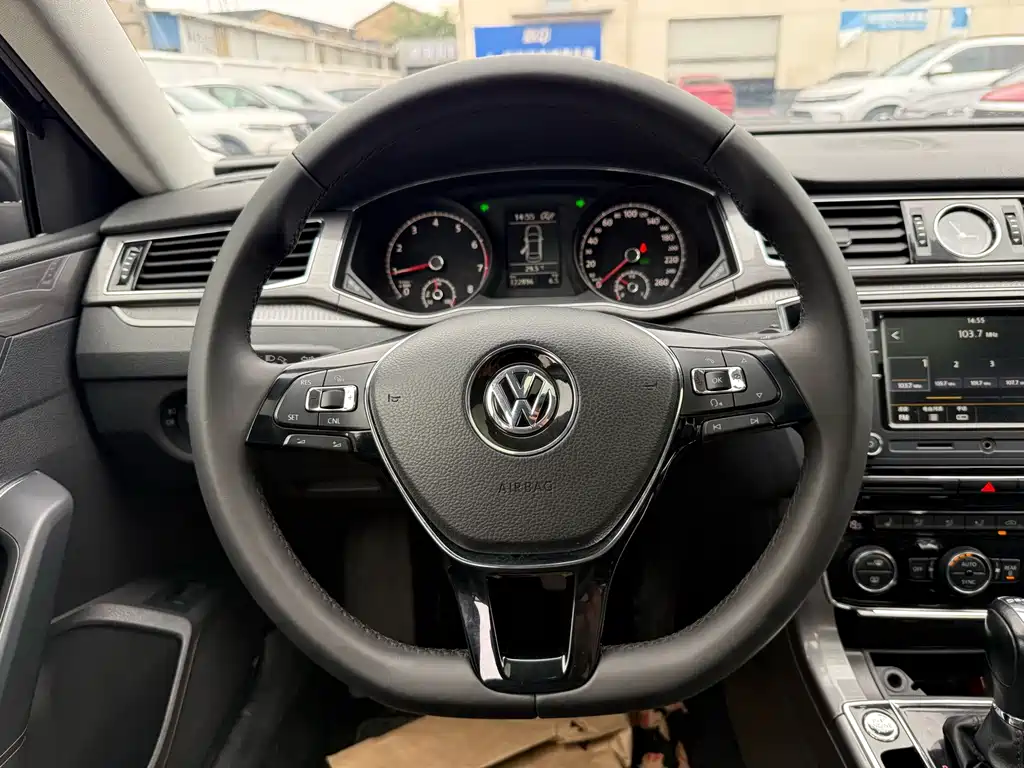 Volkswagen Passat 2018 — фото 6