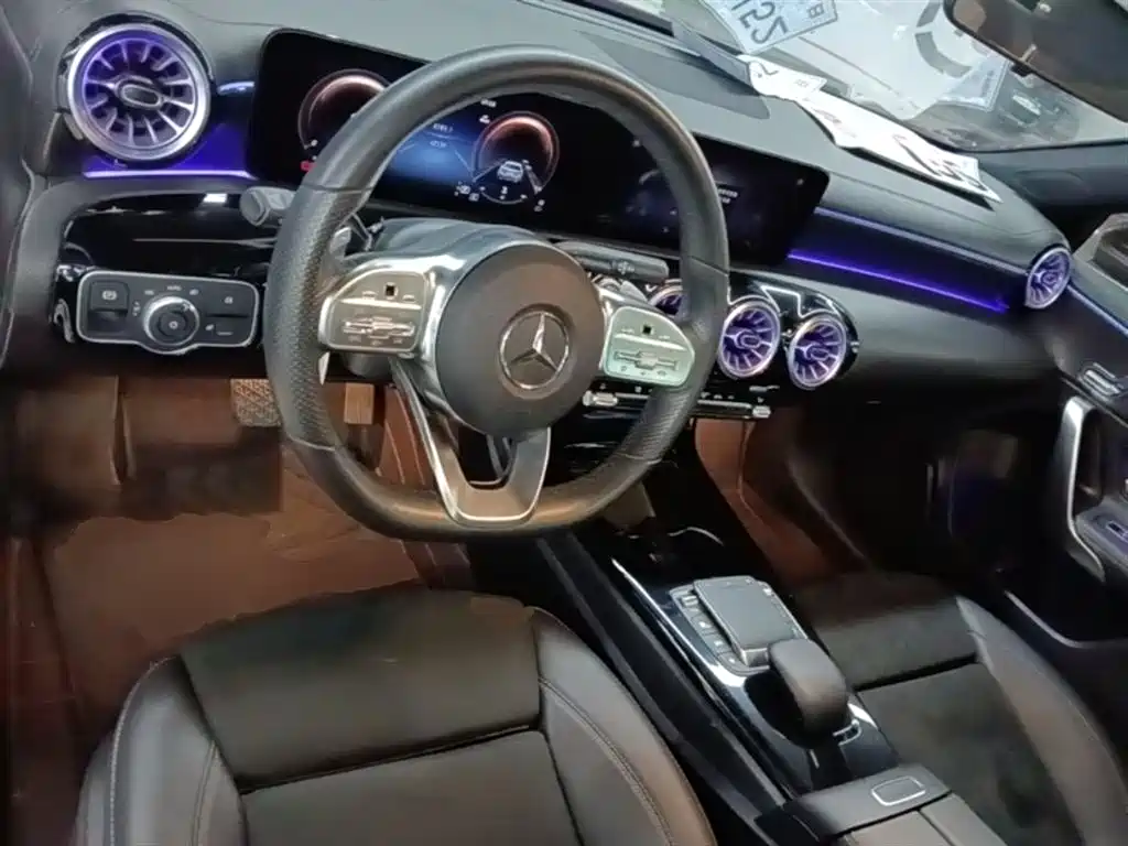 Mercedes-Benz A-Class 2023 — фото 10
