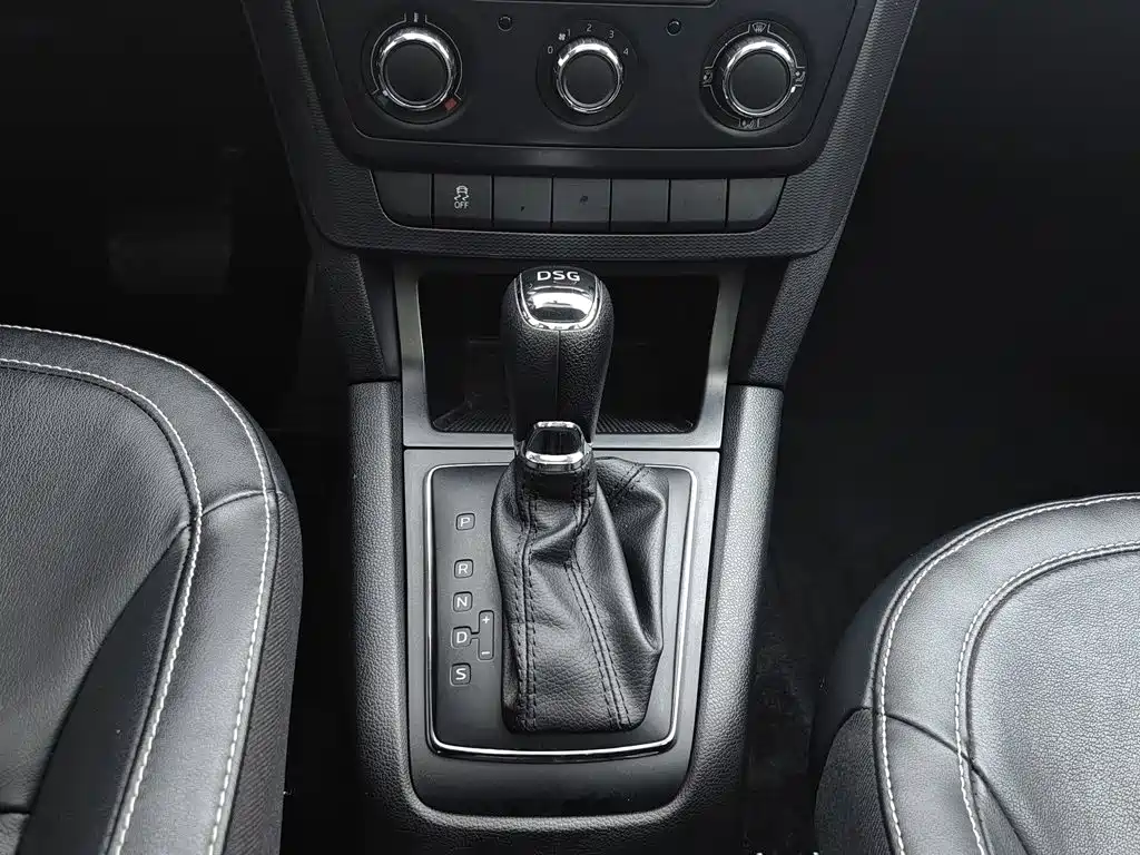 Skoda Yeti 2017 — фото 13