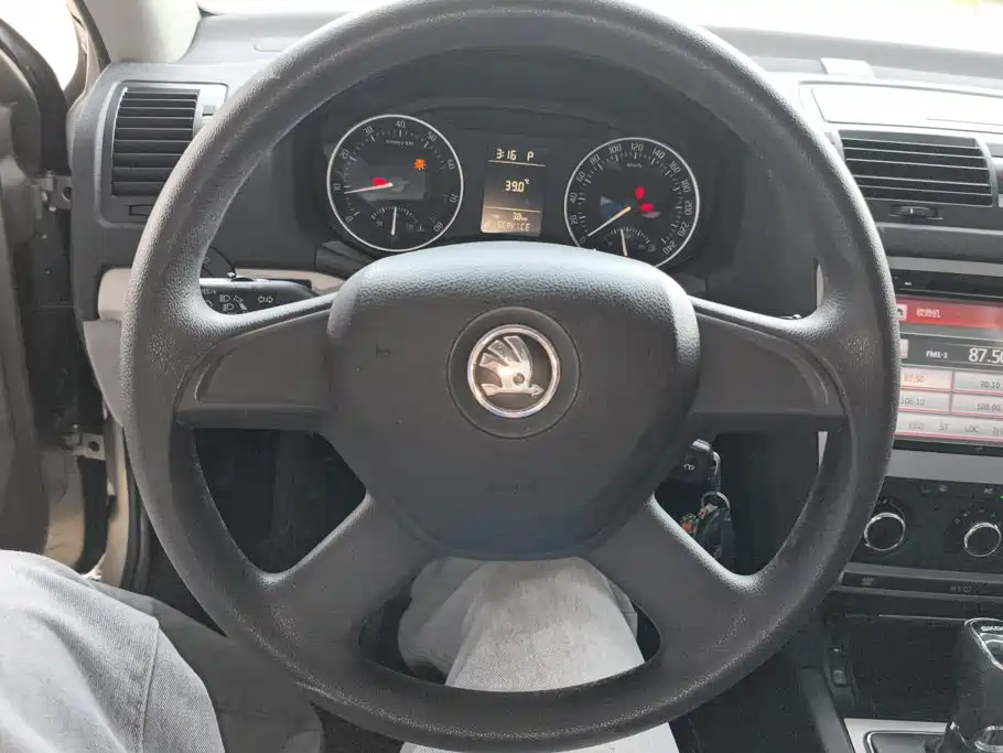 Skoda Octavia 2014 — фото 15