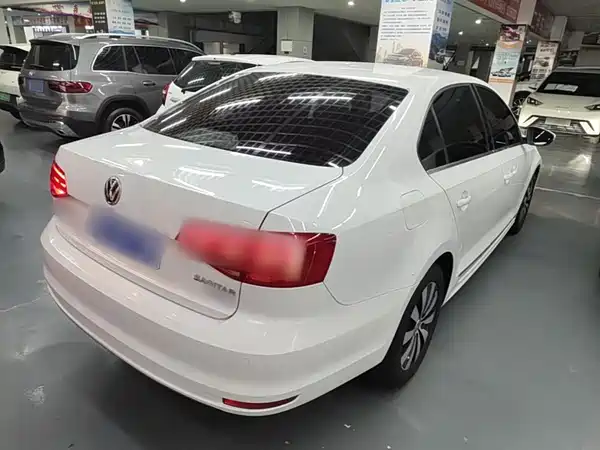 Volkswagen Sagitar 2019