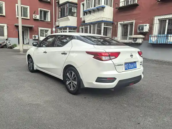 Nissan Bluebird 2020