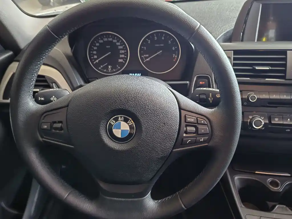 BMW 1 Series 2015 — фото 9
