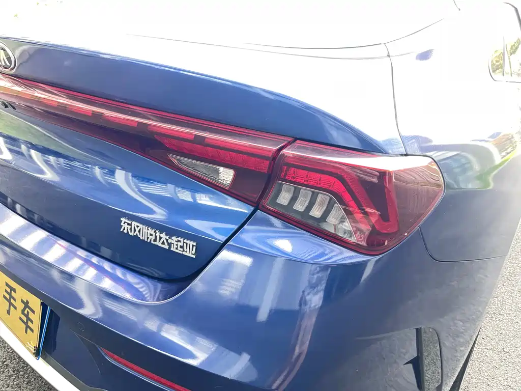 Kia K5 2021 — фото 35