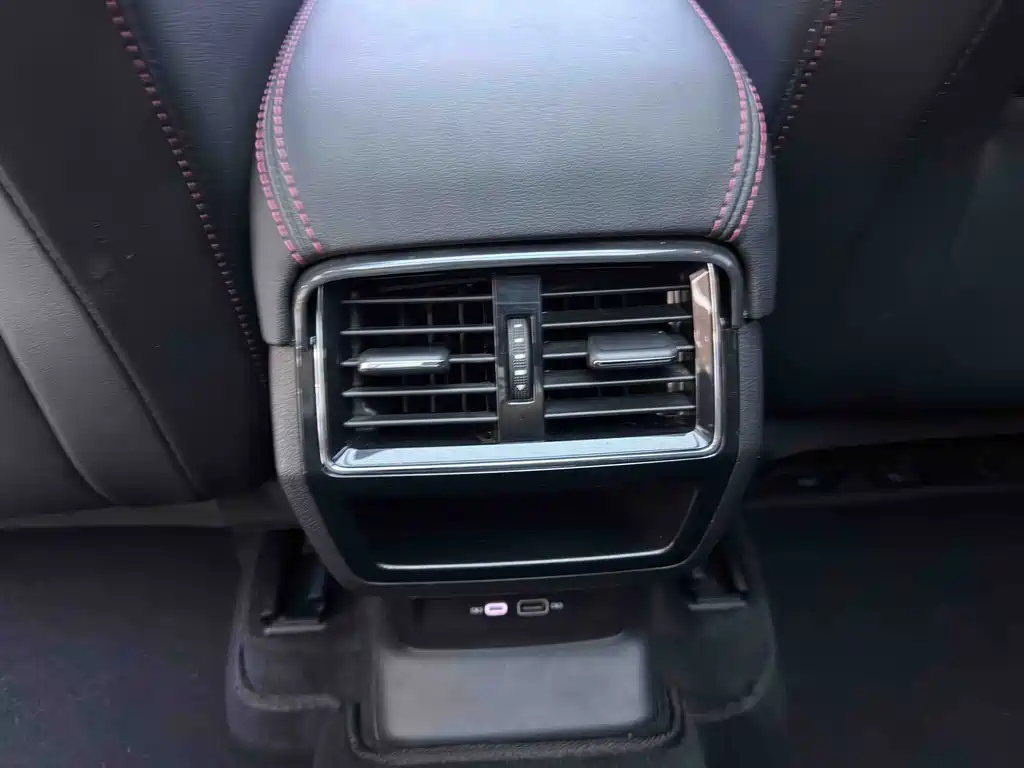 Skoda Karoq 2023 — фото 21