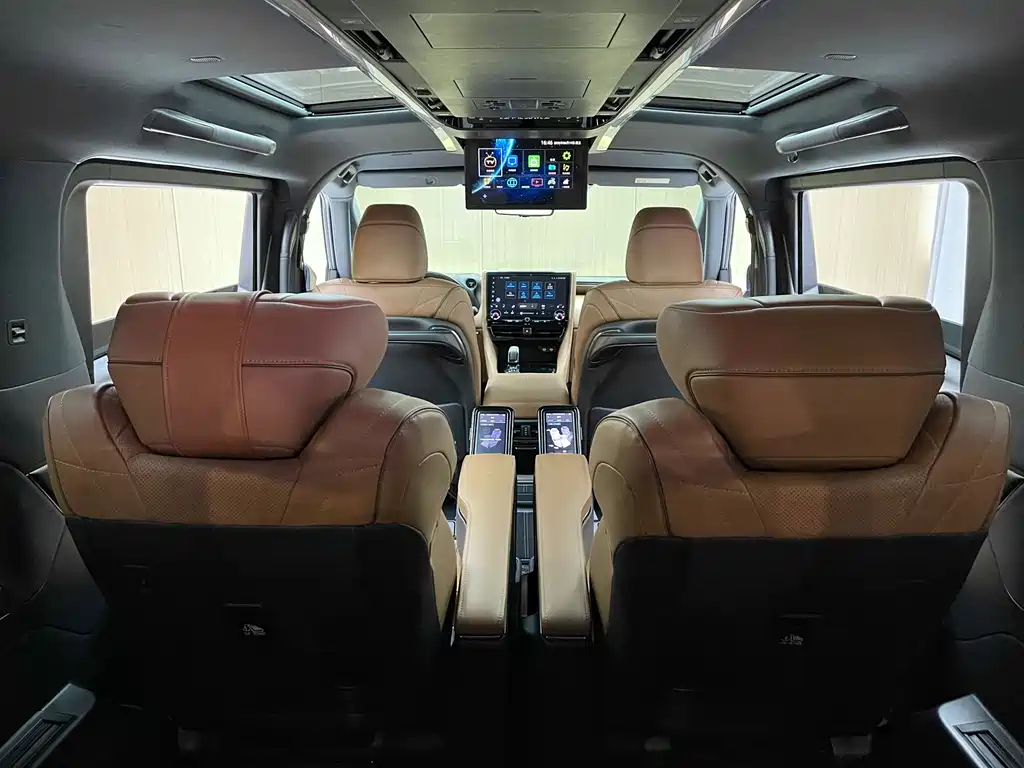 Toyota Vellfire 2023 — фото 9