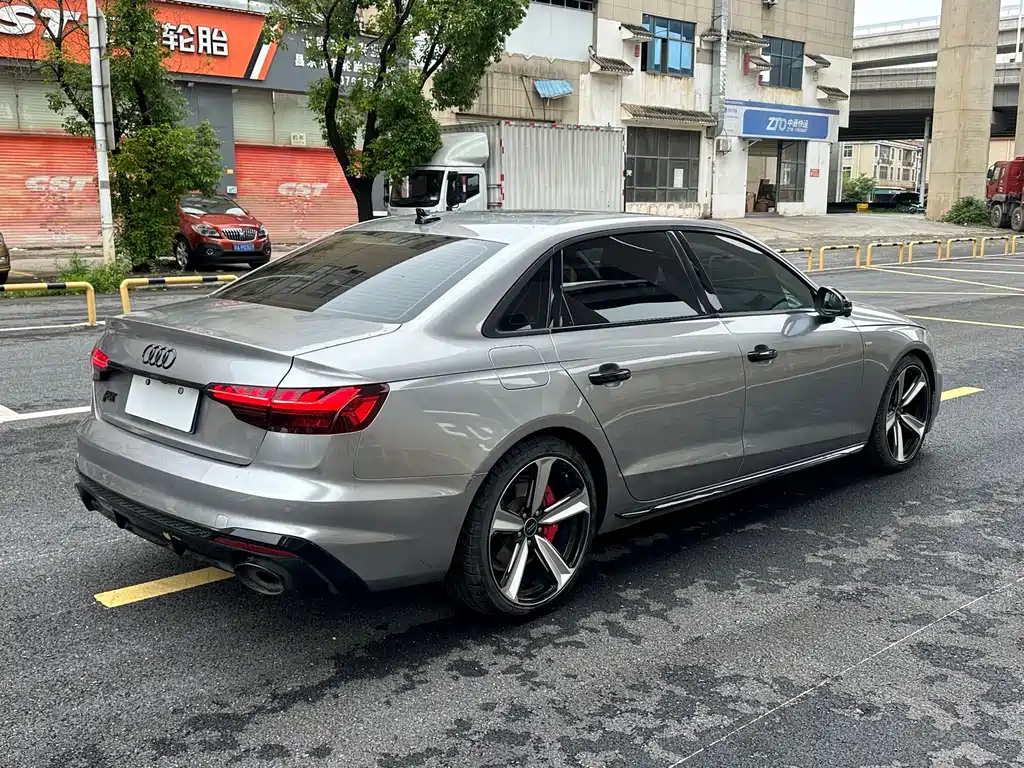 Audi A4L 2021 — фото 11