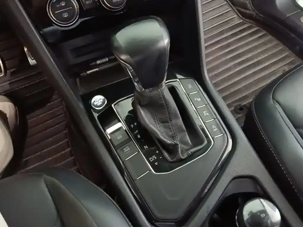 Volkswagen Tiguan L 2021 — фото 14