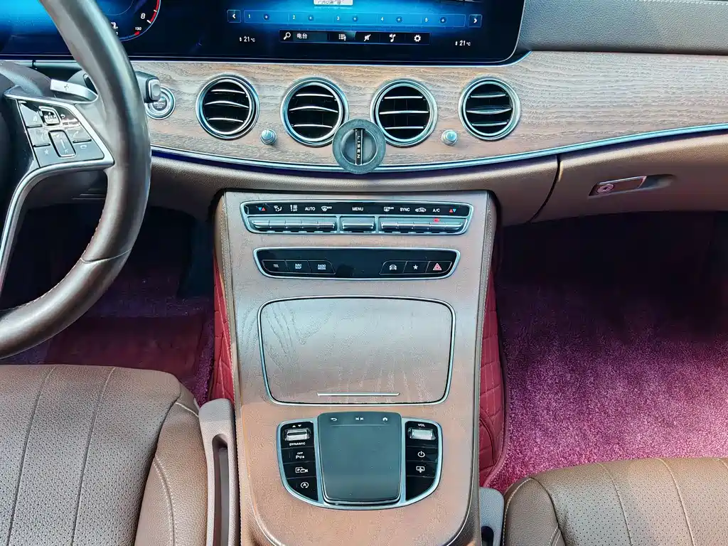 Mercedes-Benz E-Class 2022 — фото 8