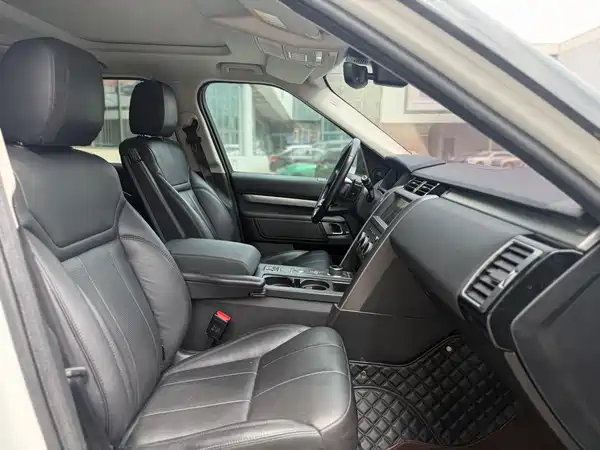 Land Rover Discovery 2020