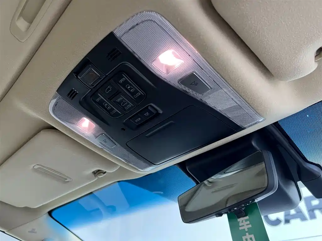 Toyota Alphard 2022 — фото 22
