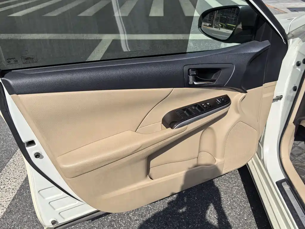 Toyota Camry 2014 — фото 19