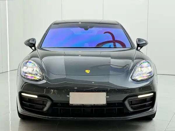 Porsche Panamera 2023
