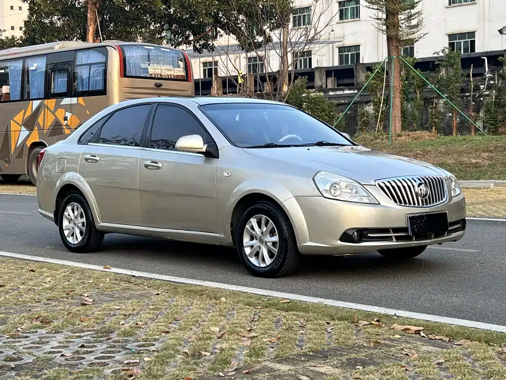 Buick Excelle 2015 — фото 3