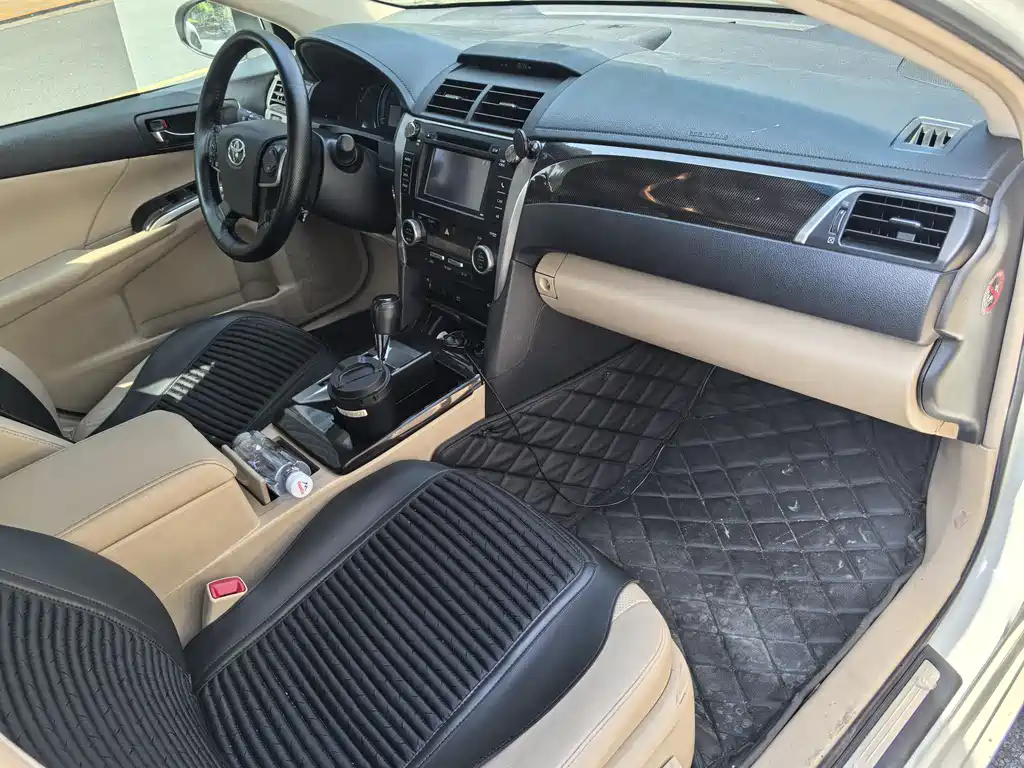 Toyota Camry 2014 — фото 11