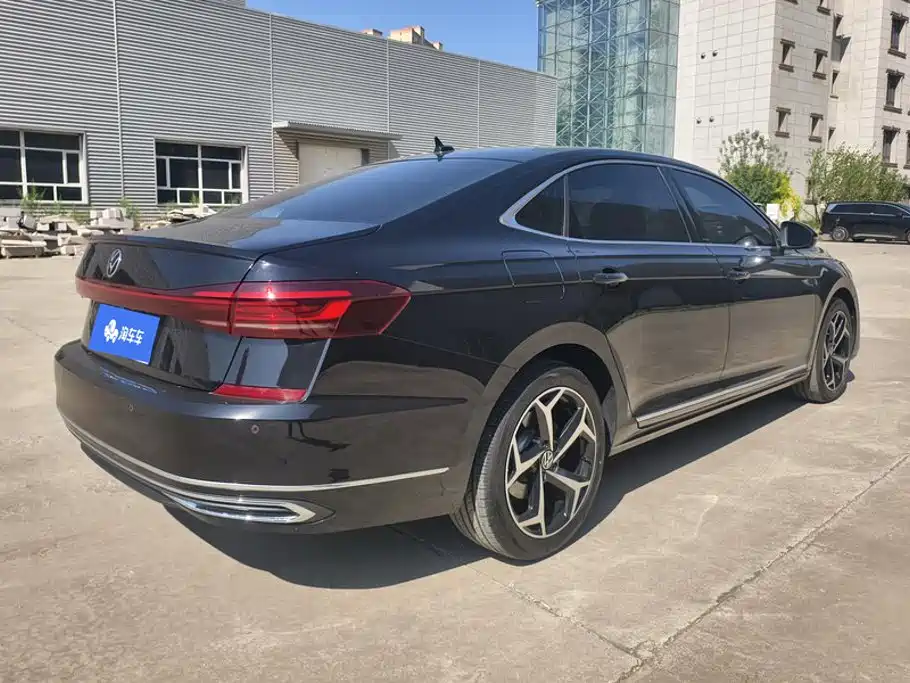 Volkswagen Passat 2024