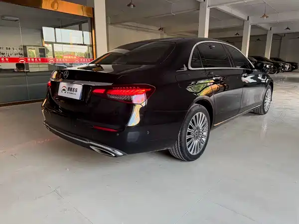 Mercedes-Benz E-Class 2022