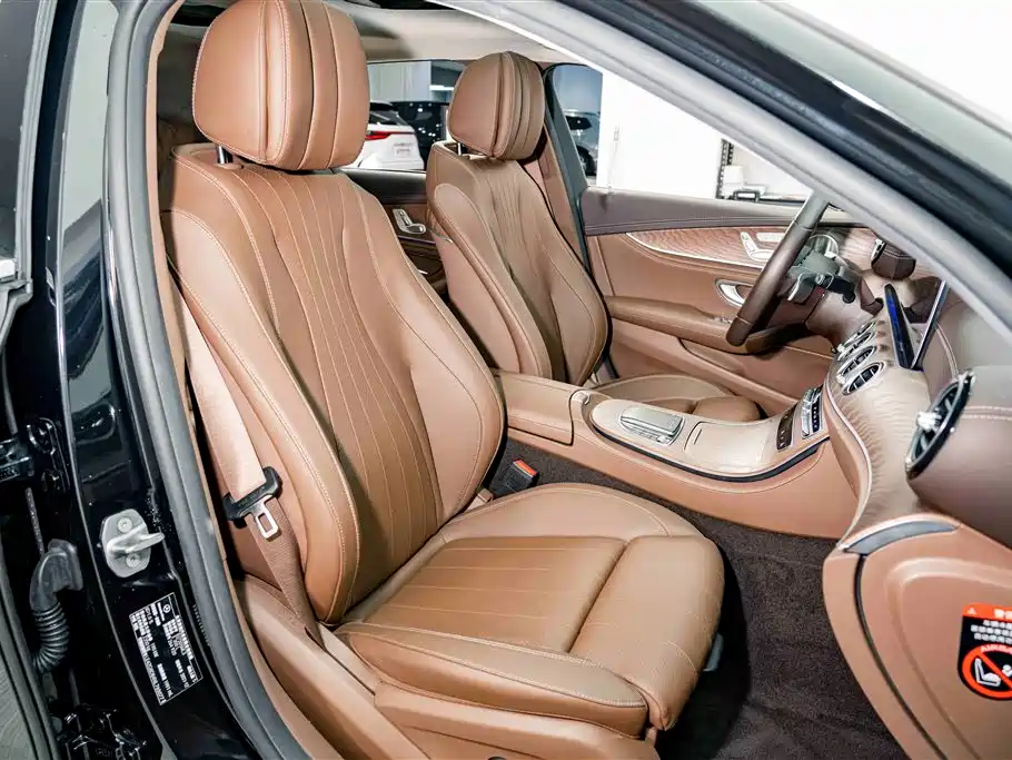 Mercedes-Benz E-Class 2022 — фото 20
