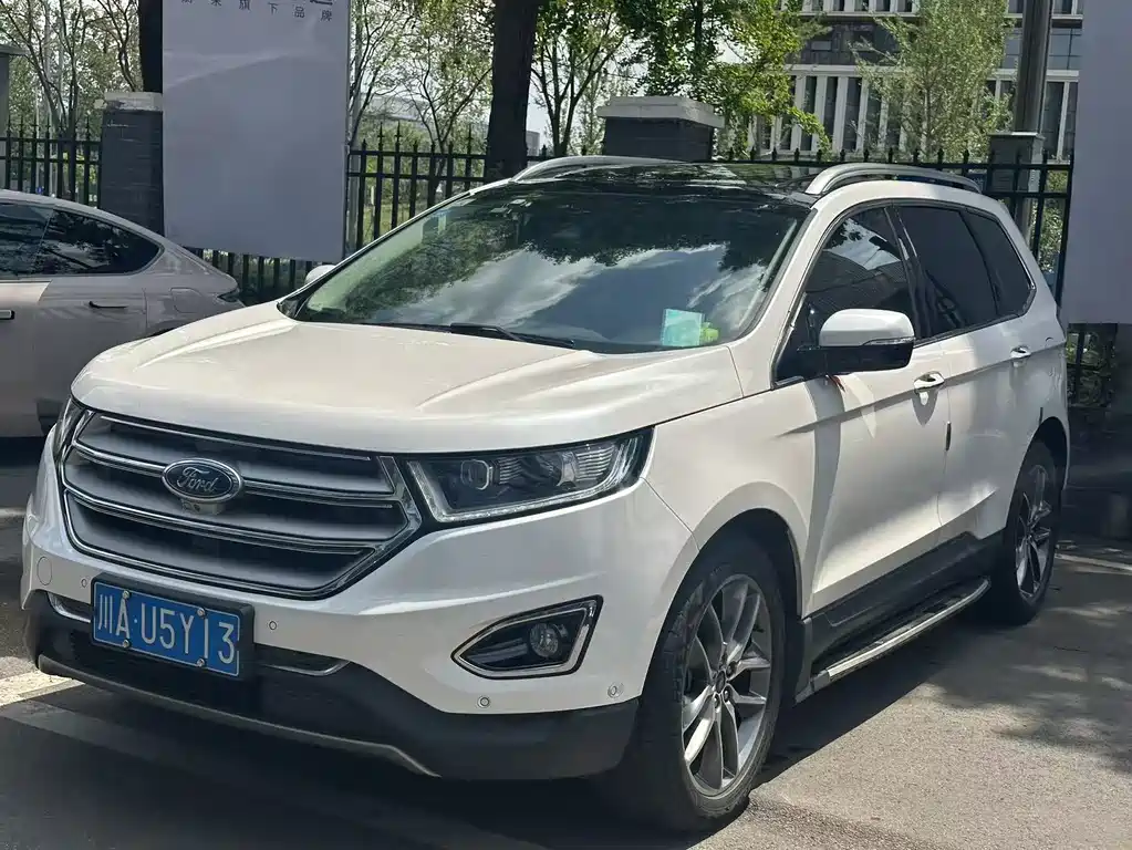 Ford Edge 2018 — фото 1