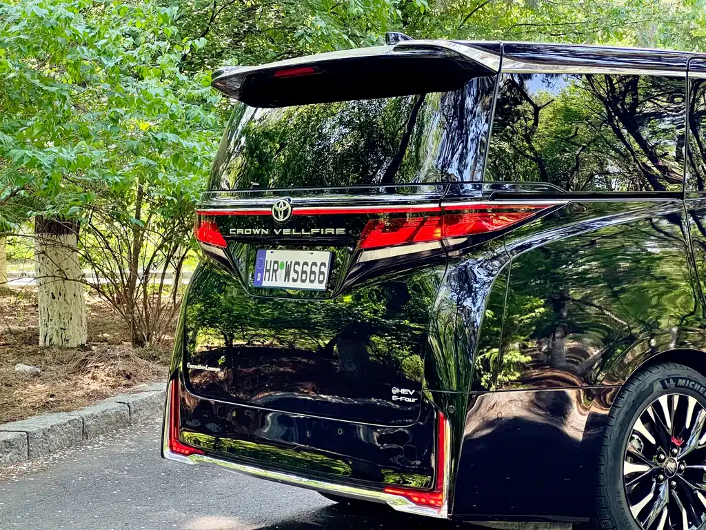 Toyota Vellfire 2025 — фото 13