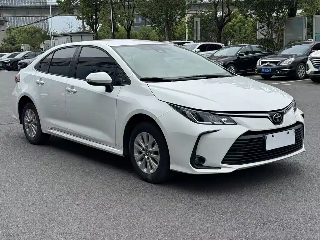 Toyota Corolla 2022 — фото 3