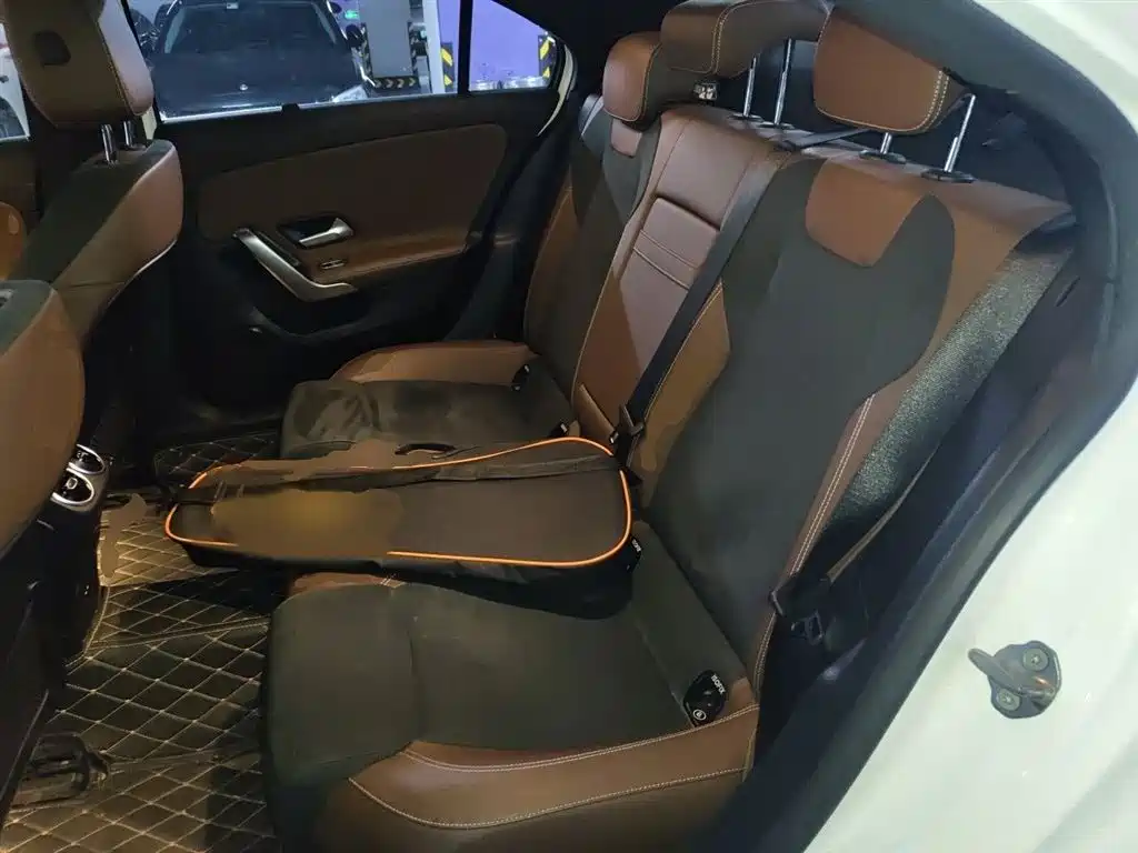 Mercedes-Benz A-Class 2021 — фото 15