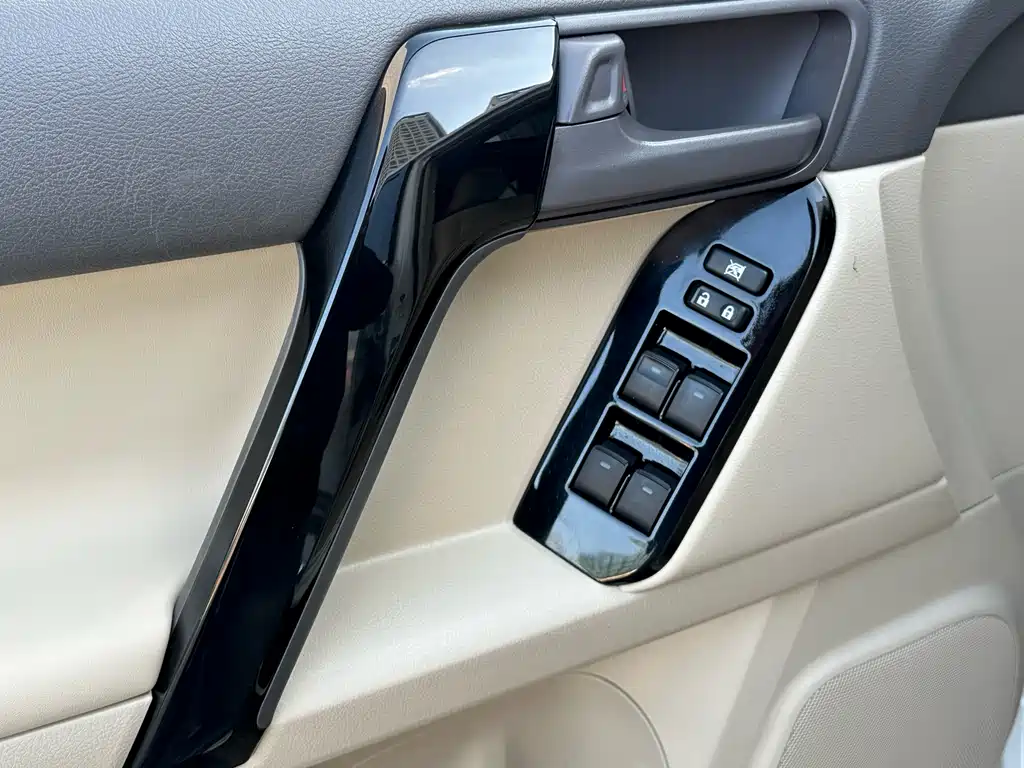 Toyota Prado 2018 — фото 10