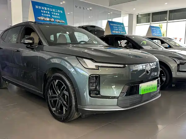 Volvo XC70 Plug-In Hybrid 2026