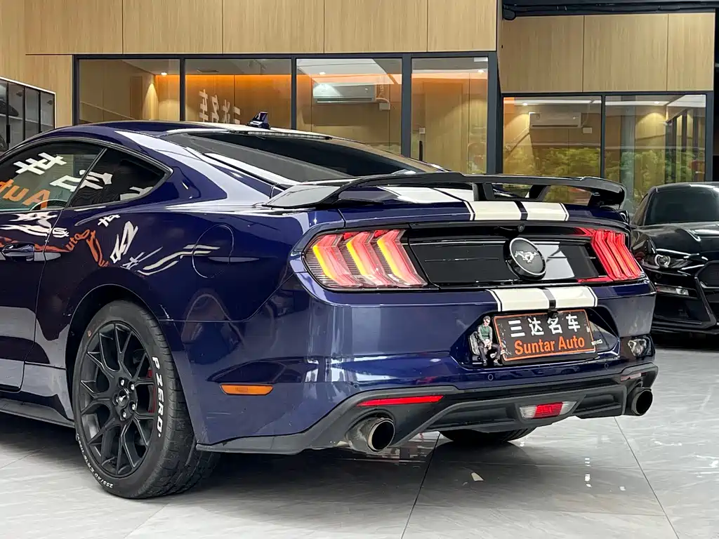 Ford Mustang 2021 — фото 17