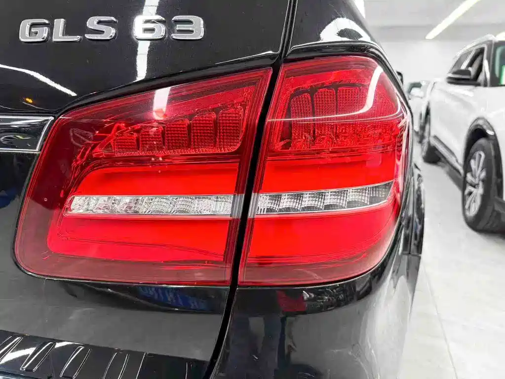 Mercedes-Benz GLS AMG 2017 — фото 23