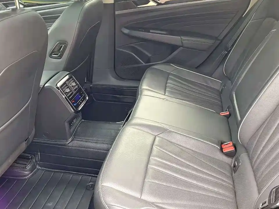 Volkswagen Passat 2024