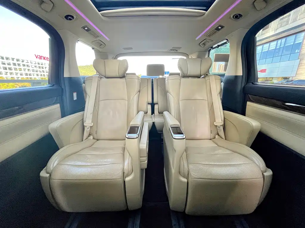 Toyota Alphard 2020 — фото 12