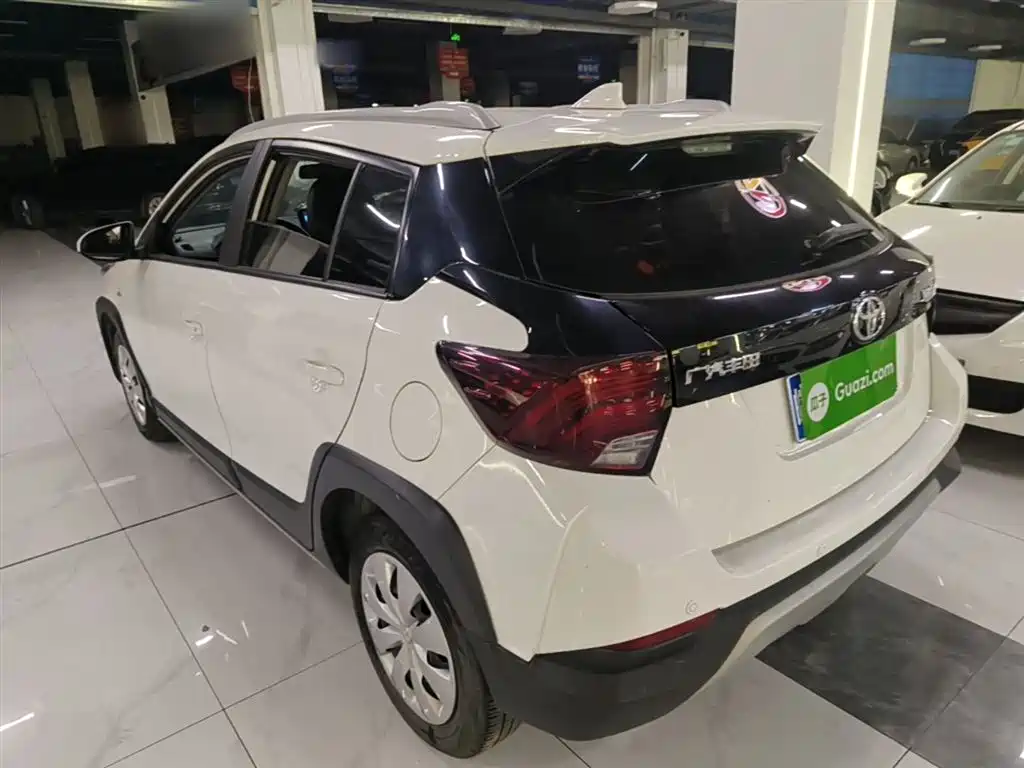 Toyota Yaris L 2021