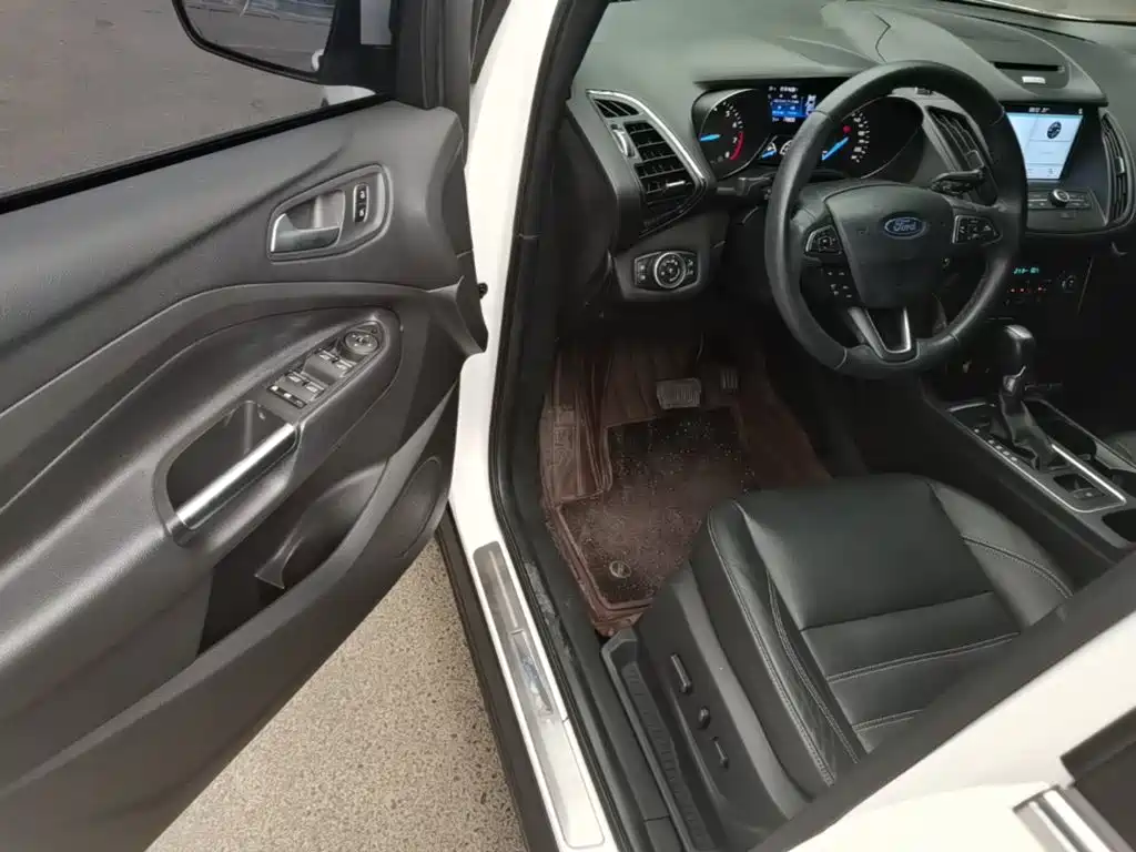 Ford Kuga 2017 — фото 16