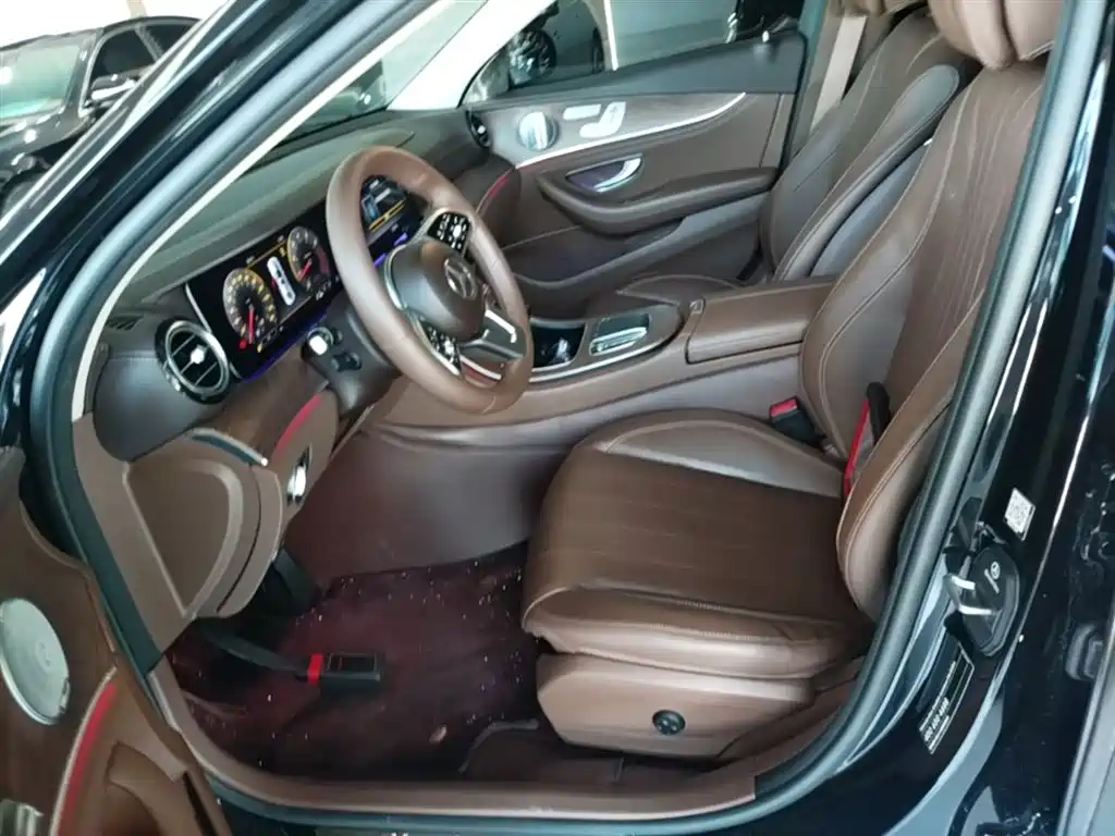 Mercedes-Benz E-Class 2020 — фото 15