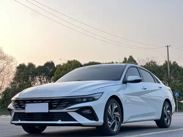 Hyundai Elantra 2023