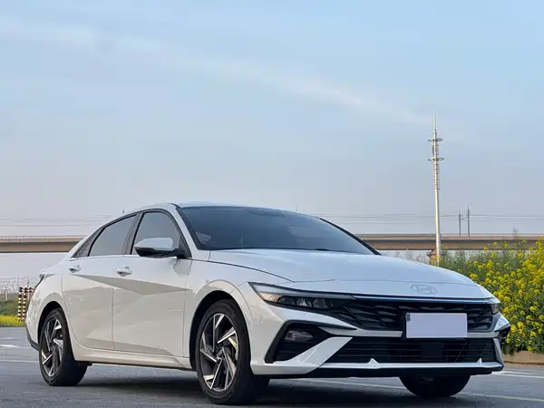 Hyundai Elantra 2023