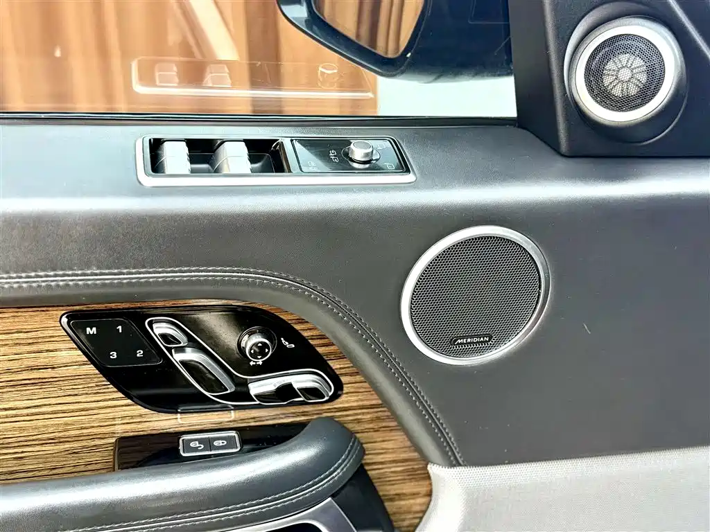 Land Rover Range Rover 2018 — фото 15
