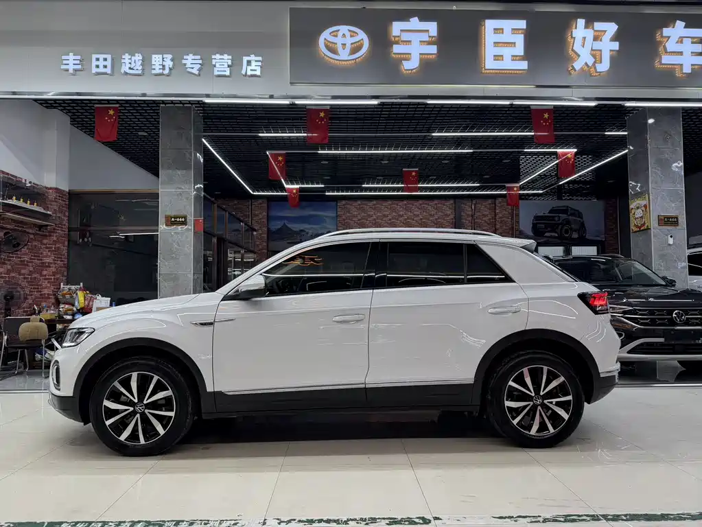 Volkswagen T-Roc 2023