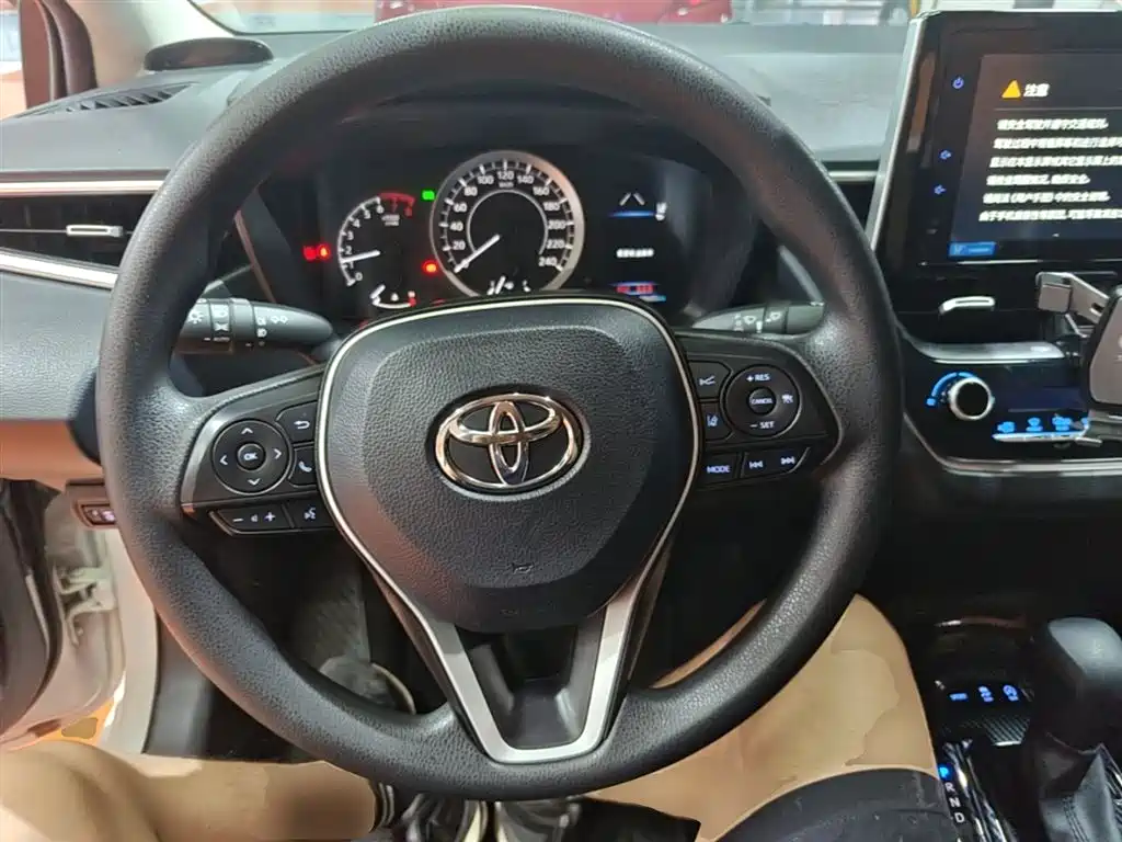 Toyota Corolla 2021 — фото 11