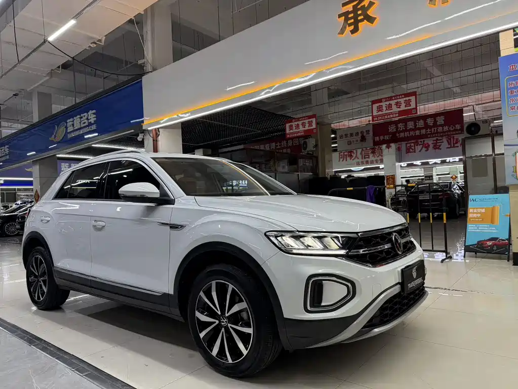 Volkswagen T-Roc 2023