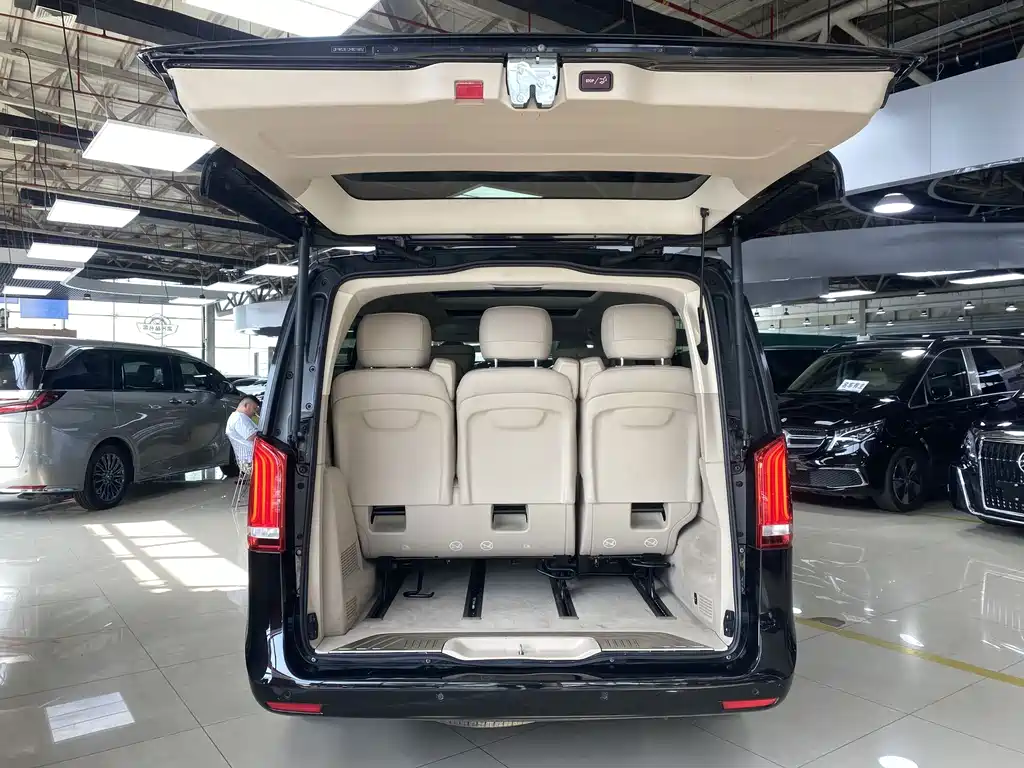 Mercedes-Benz Vito 2023 — фото 10