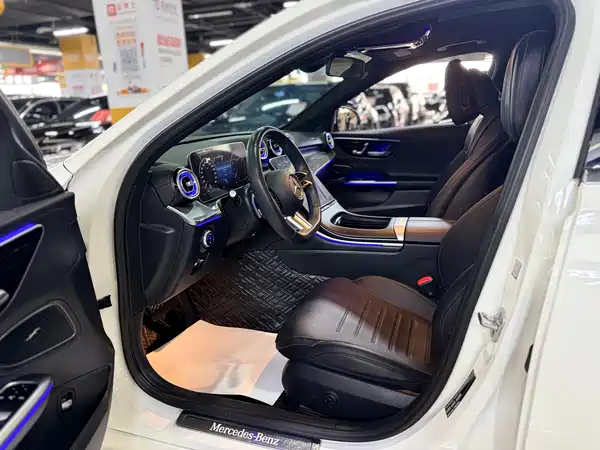 Mercedes-Benz C-Class 2024
